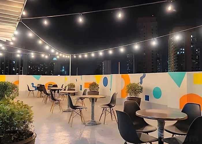 The Cityflats Amorsolo Отель 5*