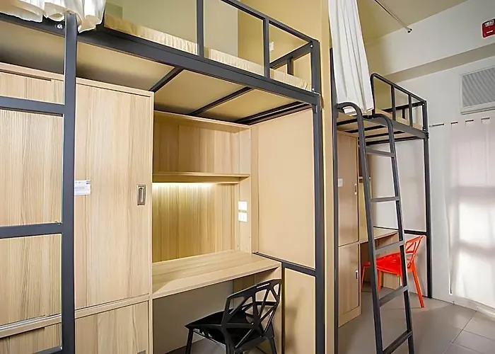 The Cityflats Amorsolo 5* Манила