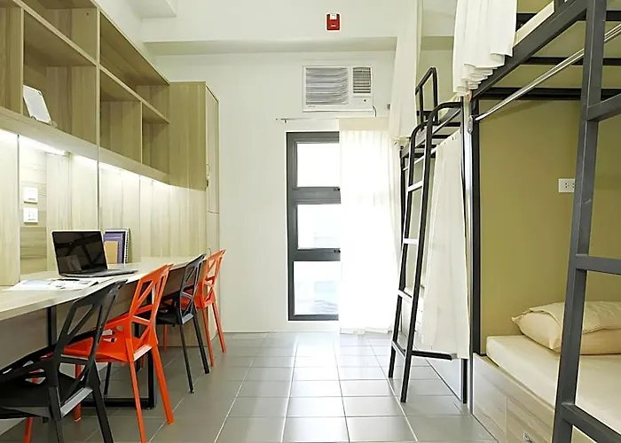 The Cityflats Amorsolo Отель 5*