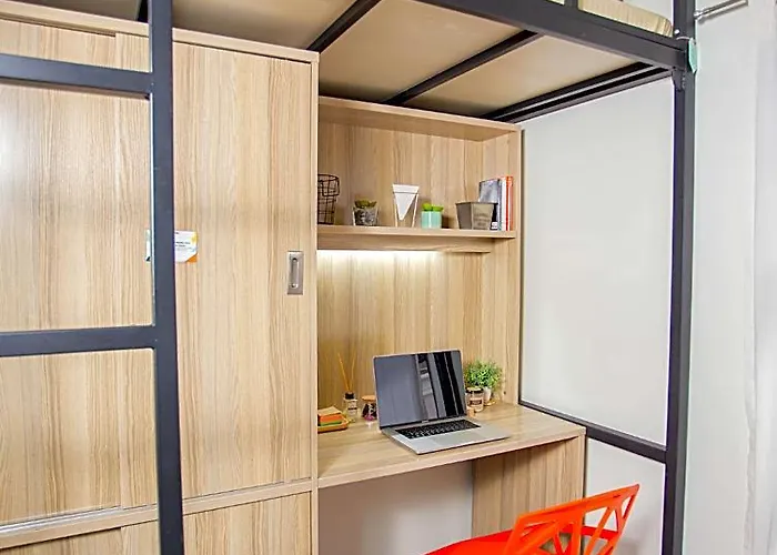 The Cityflats Amorsolo 5* Манила